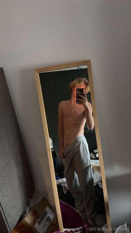these sweats were getting uncomfortable 😉