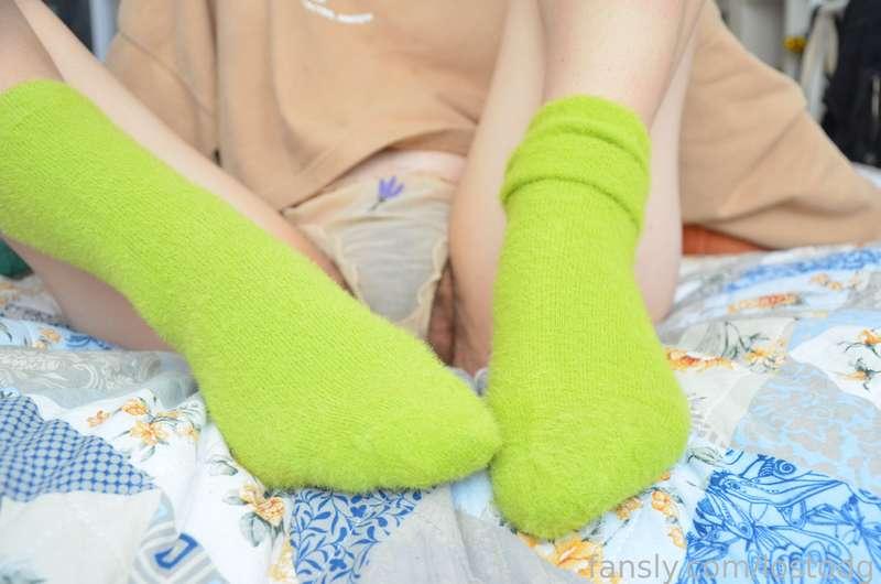 🌿 Fuzzy socks for hairy girls 🌿

#fyp #hairy #pussy #fatpussy #bush #socks #dress 