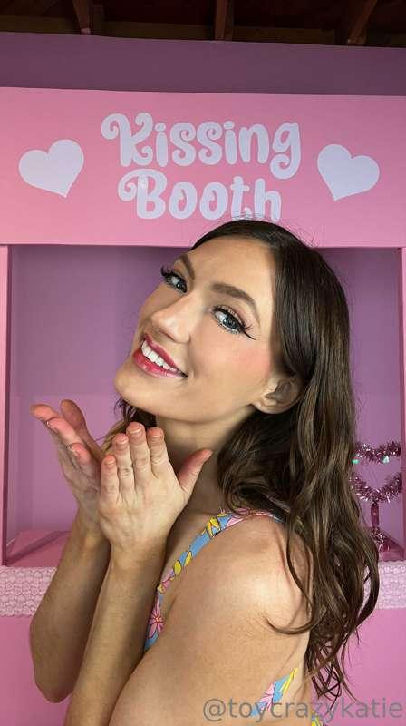 Not Just A Pretty Face 👄