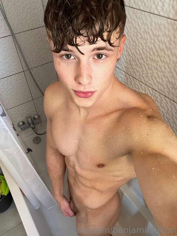 benjaminhilton image #0