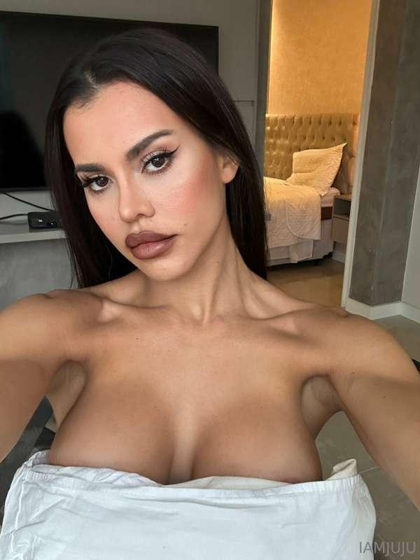 I'm online babes. I'll be on all night... 😈 Felling naughty ..