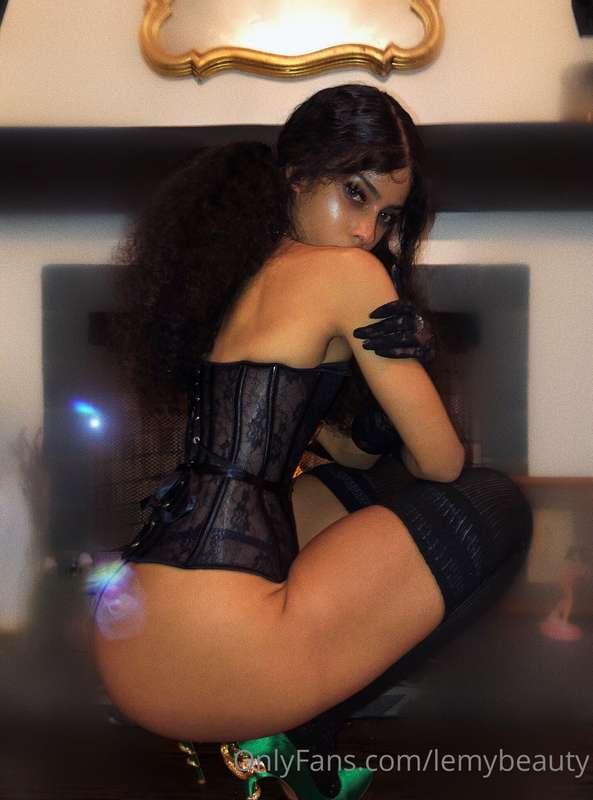 Where are my late night freaks at?