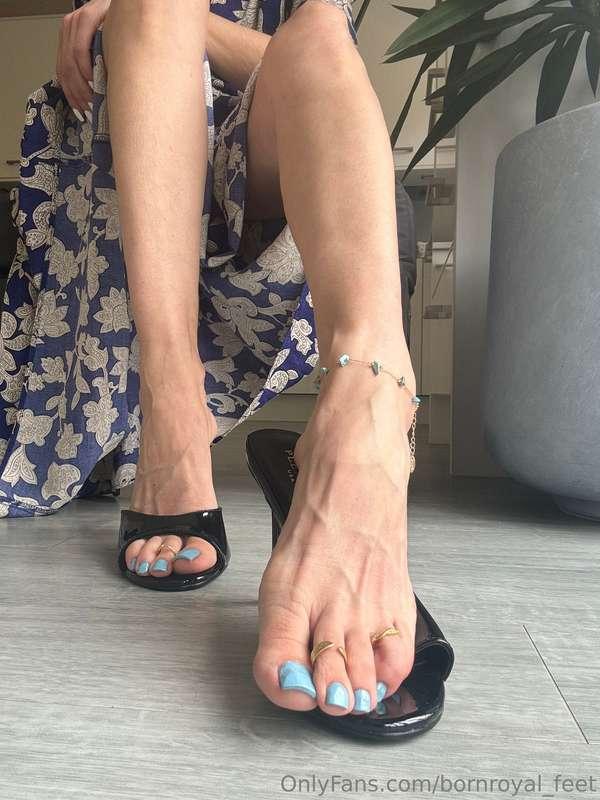 bornroyal_feet image #7