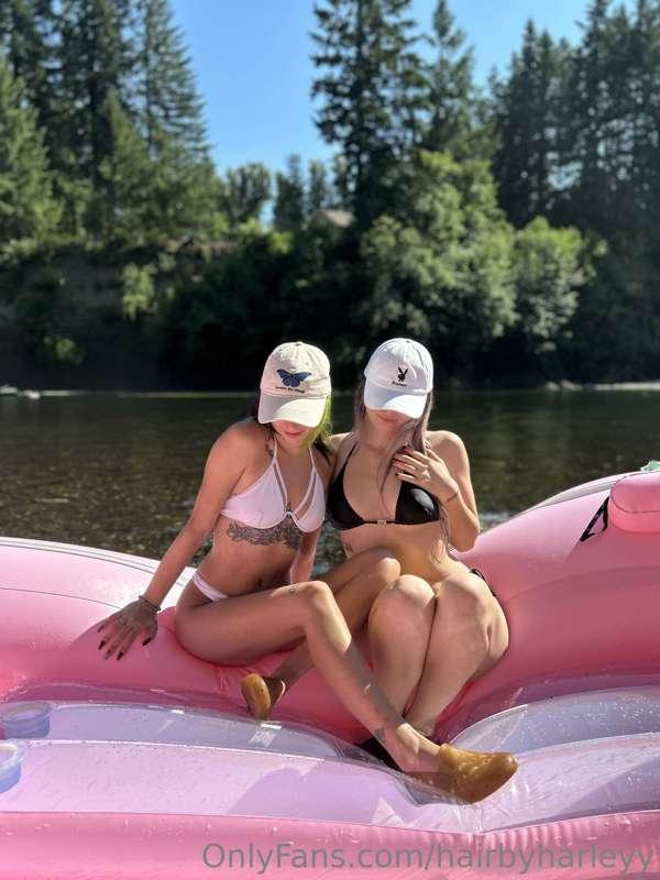 Happy 4th!! What’re your plans today?? 
I love spending summ..