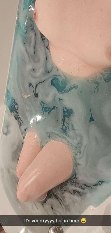 Hot and steamy 🥵🛀😋