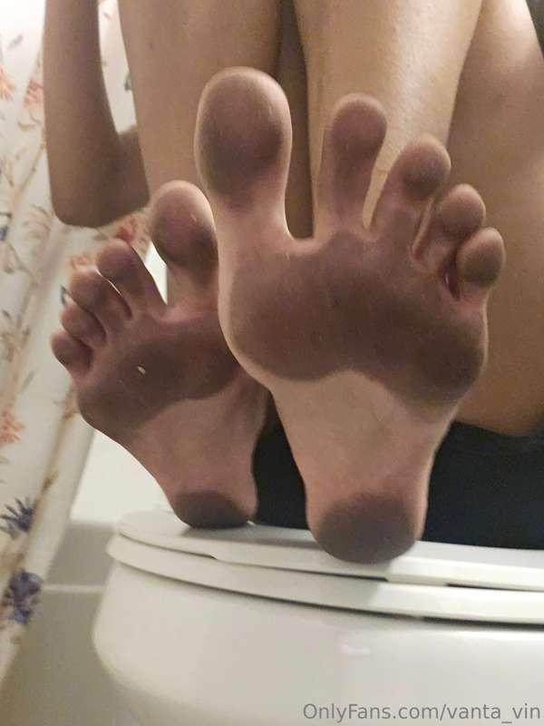 and for the feet people, here are my feet after I walked on ..