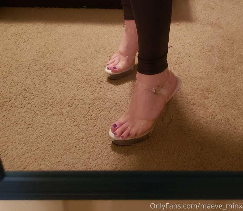 New shoes pair well with my leather. 😍👣👠  Let me know what y..