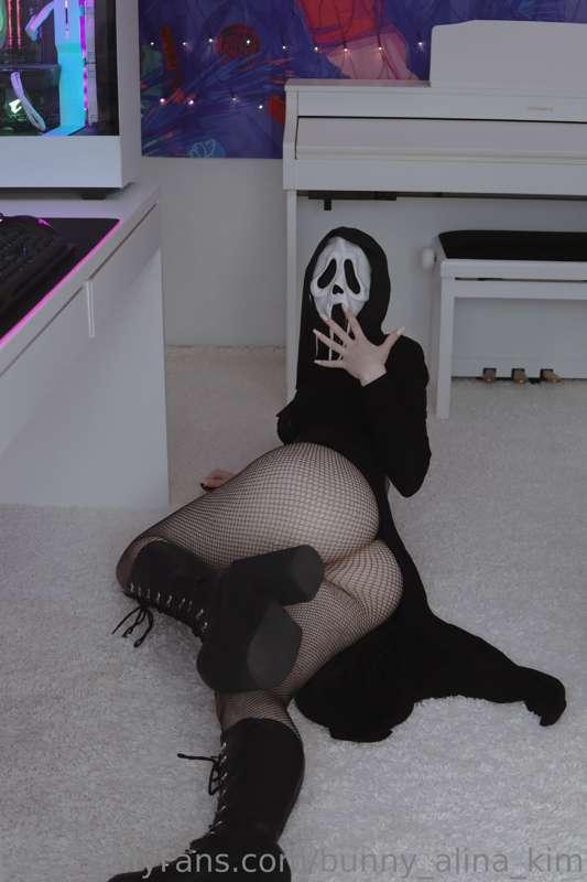 Cant believe it’s my birthday tomorrow 🖤🫠 i still feel like ..