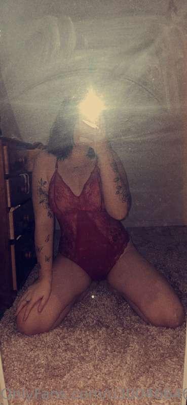 In the bedroom . 😈