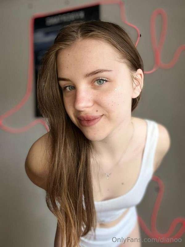 💖 Free subscription today only 💖 Cutie @jenny_ro loves getti..