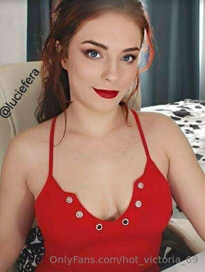 💋 I'm a shy student girl with red hair and blue eyes. I'd li..