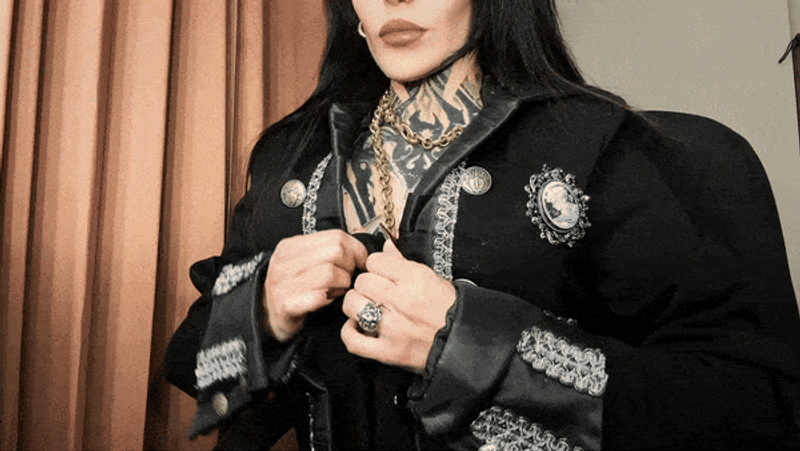 I will be your sweet vampire who invites you to his abode😈😈
Are you ready to give yourself to such a sweet vampire?🤭🤭🤭🤭
I could dine (with) you and give myself in exchange😉

#fyp #alt #goth #tattoos #bigboobs #nude #brunette #mistress