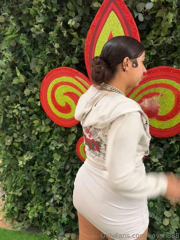 tip here to get my attention 🖤🙂‍↕️