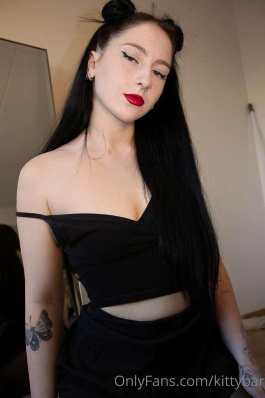 Cute or hot ? 🤔🥺