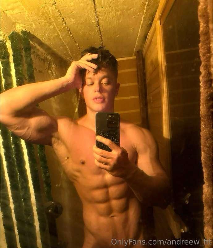 Wanna have fun in the cellar?😈