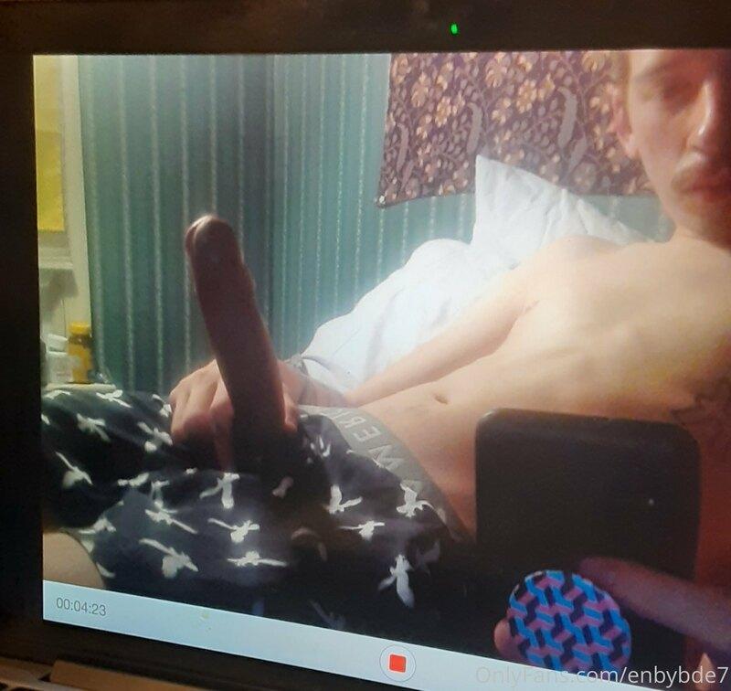 Made 16 mins of webcam footage I'm dropping on saturday. 6 m..