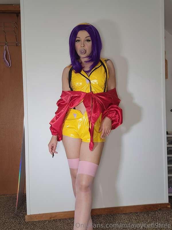 Faye Valentine cosplay! Who else likes Cowboy Bebop?Sub to m..