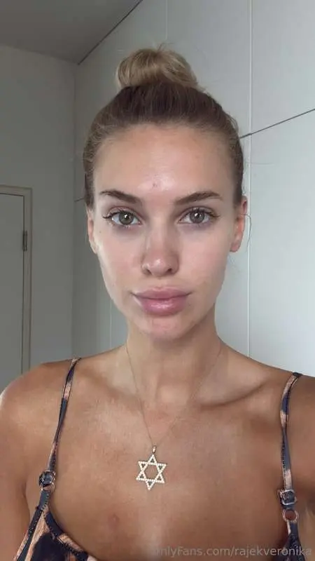 Do u love me also without makeup? Do you think I look better..