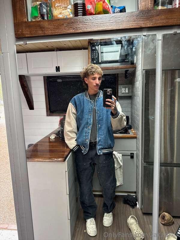 this fit or no shirt at all? you choose 🤭