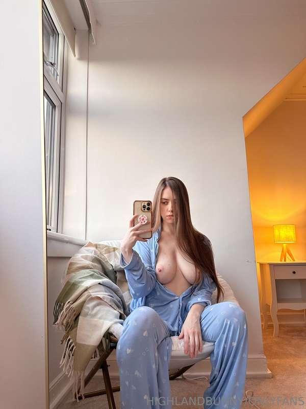 Got milk? 😋All the best for the week ahead you beautiful fuc..