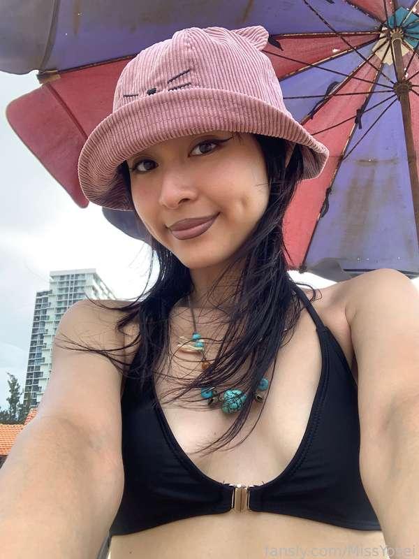 From a day at the beach &lt;3 


#fyp #asian #asiangirl #goth #anime #japanese #young #petite #cute 
