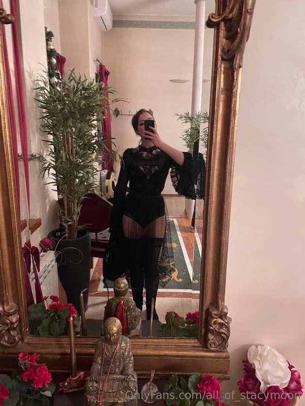 I went to my first kinky party 😈 Check out my outfit! (ignor..