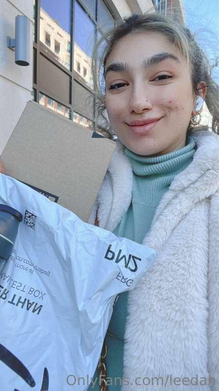 i picked up ur packages!! im so excited to open it up and sh..