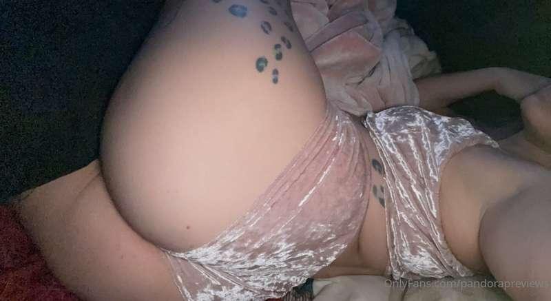 Big ol Booty! Sunday I have a new photoshoot 🖤🖤🖤
