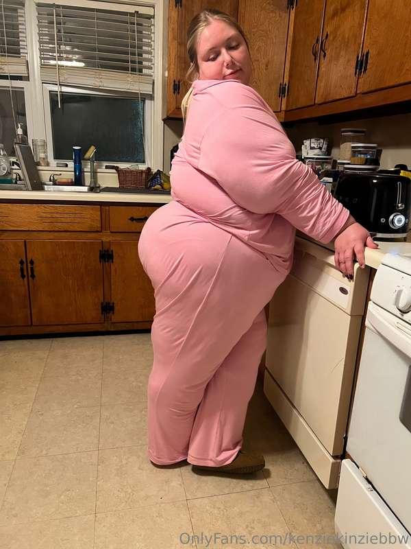 kenziekinziebbw image #1