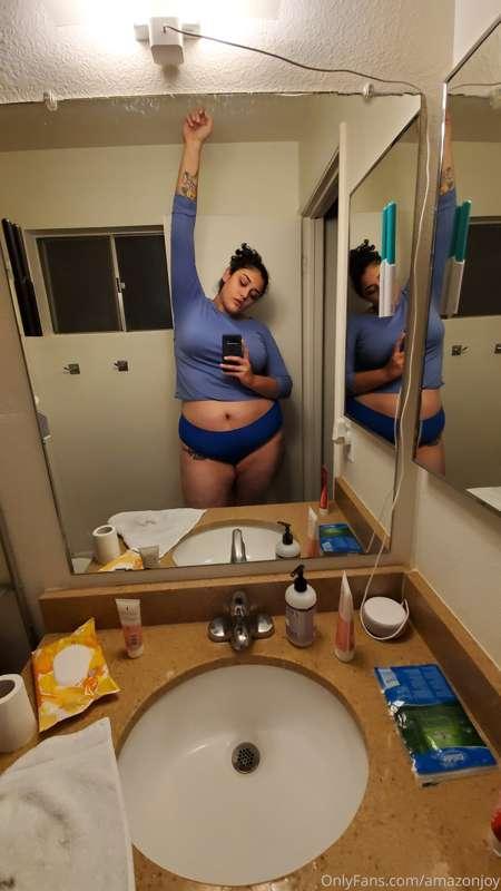 So tall basic mirrors aren't enough, thank goodness for this..