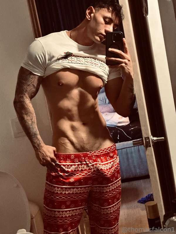 Do you like sexys men like me 😍😏❄️☃️