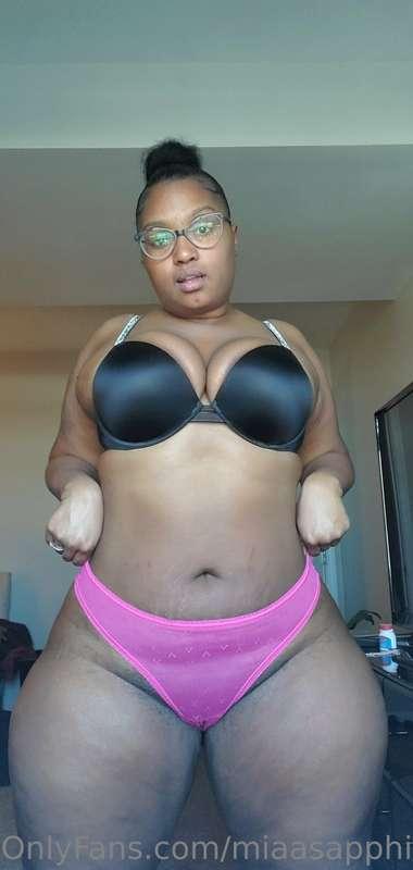 @miaasapphire 
Add my paid page with other 2000 posts all un..
