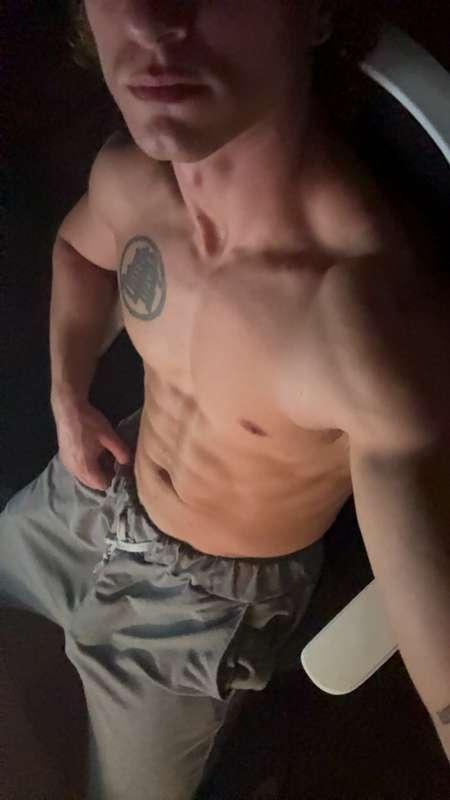 Late night nudes? 