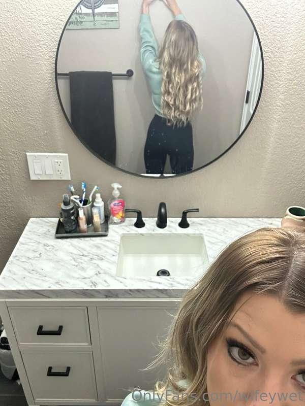 finally gave into my guy best friend and gave him a blowjob…..