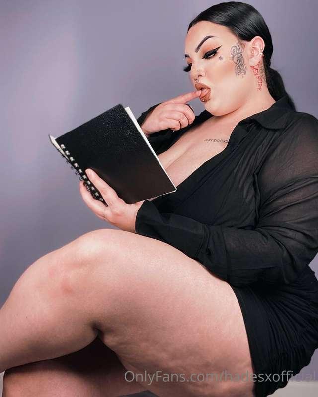 Do I make a sexy teacher?📚