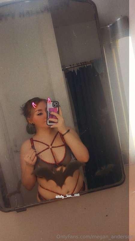 🛑Advertisment🛑Just a girl who loves to be bred and chocked. ..
