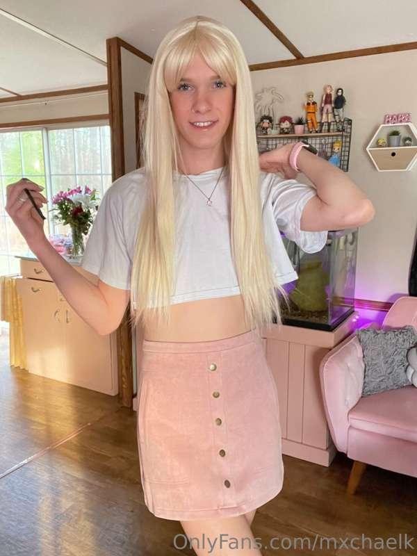 taking some selfies 😘🥰