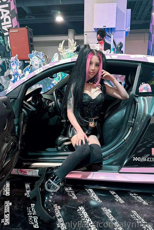 Do I make a good car model?😘