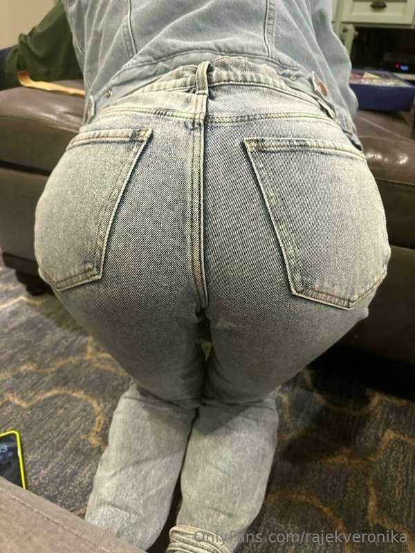 Slap my tiny butty 😅