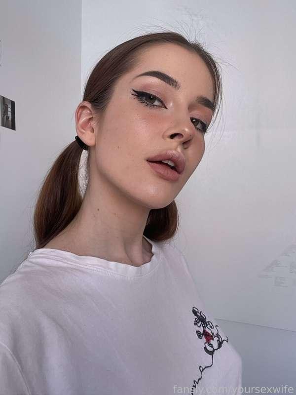 my selfie, I have clothes, I am not always naked🤣
#fyp #anal #teen #ass #pussy #tits