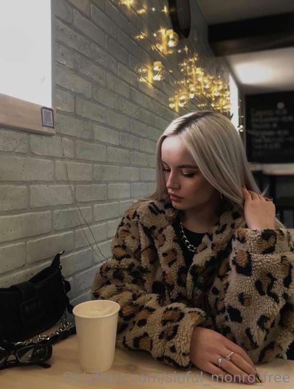 Why don't you buy your sweet mommy a coffee? 💋🥰