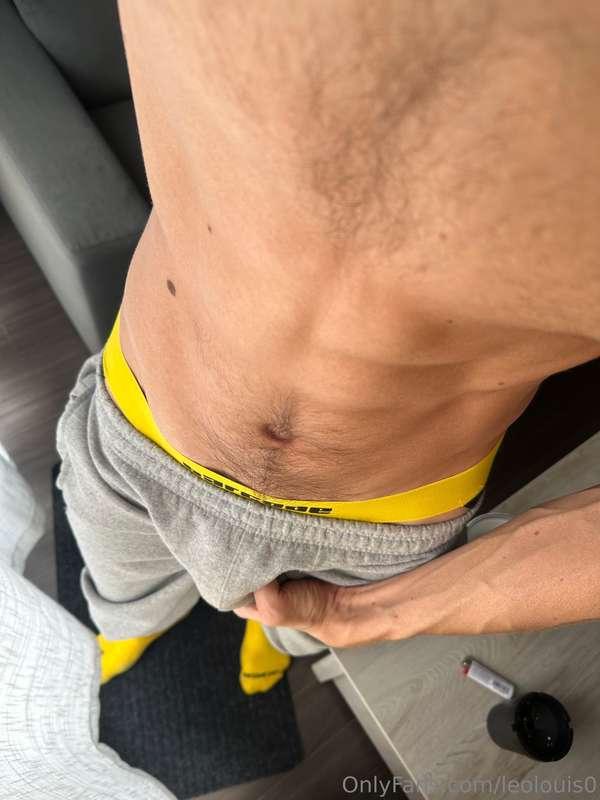 Wanna see what's underneath my pants?🔥