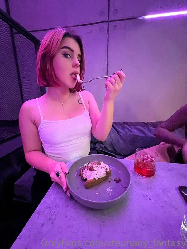 I love 😍 sweets! 🍩🍭🍨 Trying another 😋 cake, 🍰 I get a powerf..