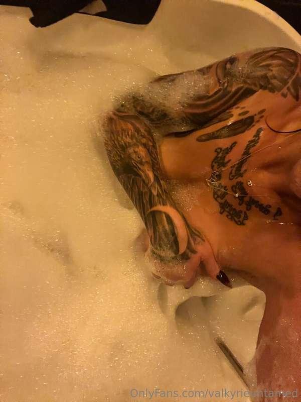 bathtub sex anyone?