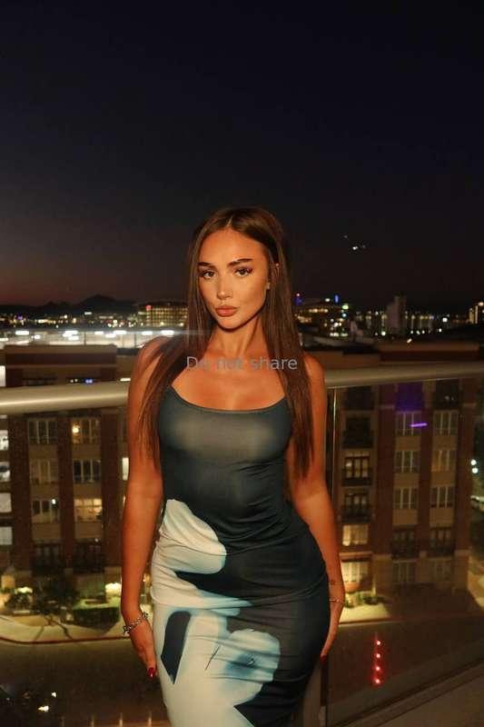 Would you rather have a 5⭐ meal or just eat me instead😈