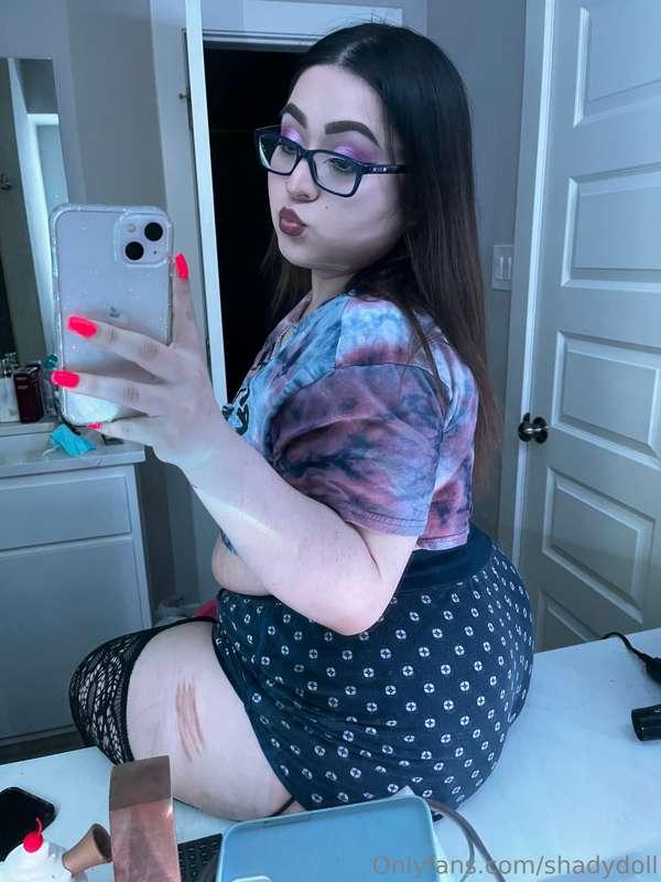 Smiling for some d*ck 🍆😈