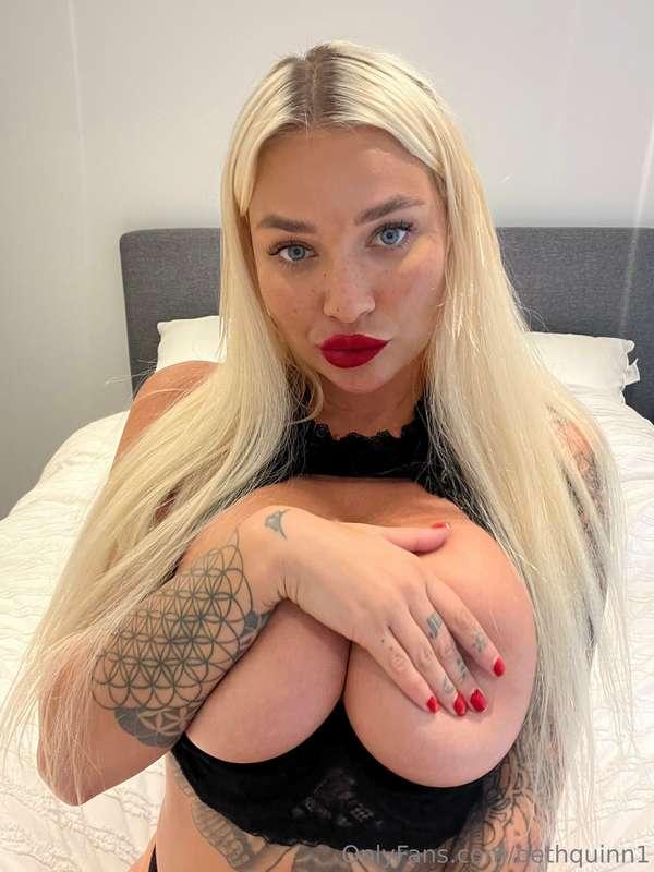 Should we just stay in bed and fuck all day? 😍