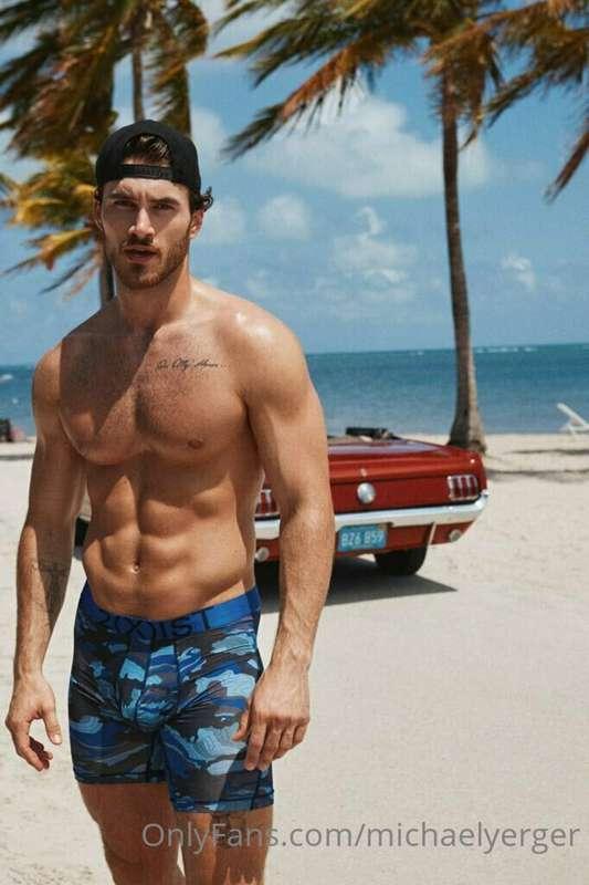 Let me be your Miami PAPI 💦 
TIP any amount and **let's get ..