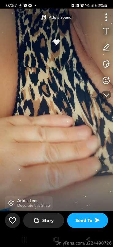 U wanna see my tight wet pussy? If u tip me $5 ill finger my..