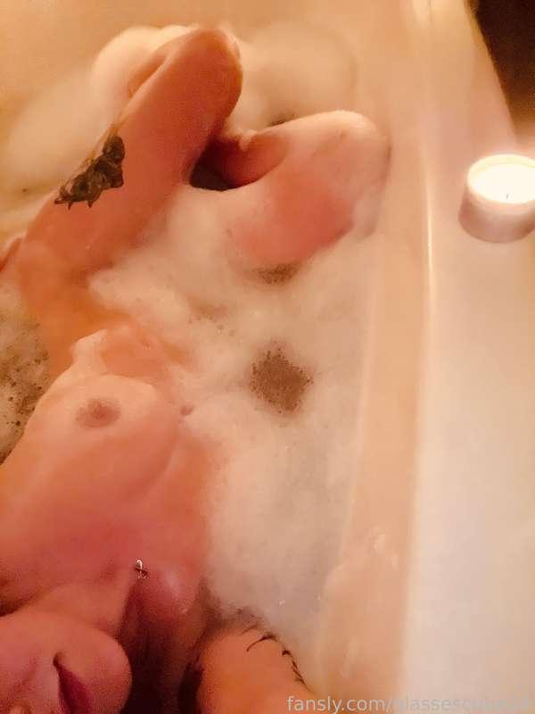 glassescutie24 image #1